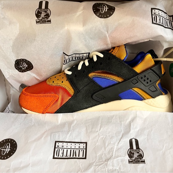 Nike Air Huarache Sneakers – Limited Edition - Picture 3 of 5